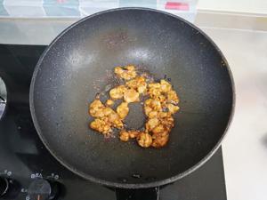 儿童版小熊萌宠香菇鸡丁盖饭❗️酱烧香菇鸡丁饭的做法 步骤5
