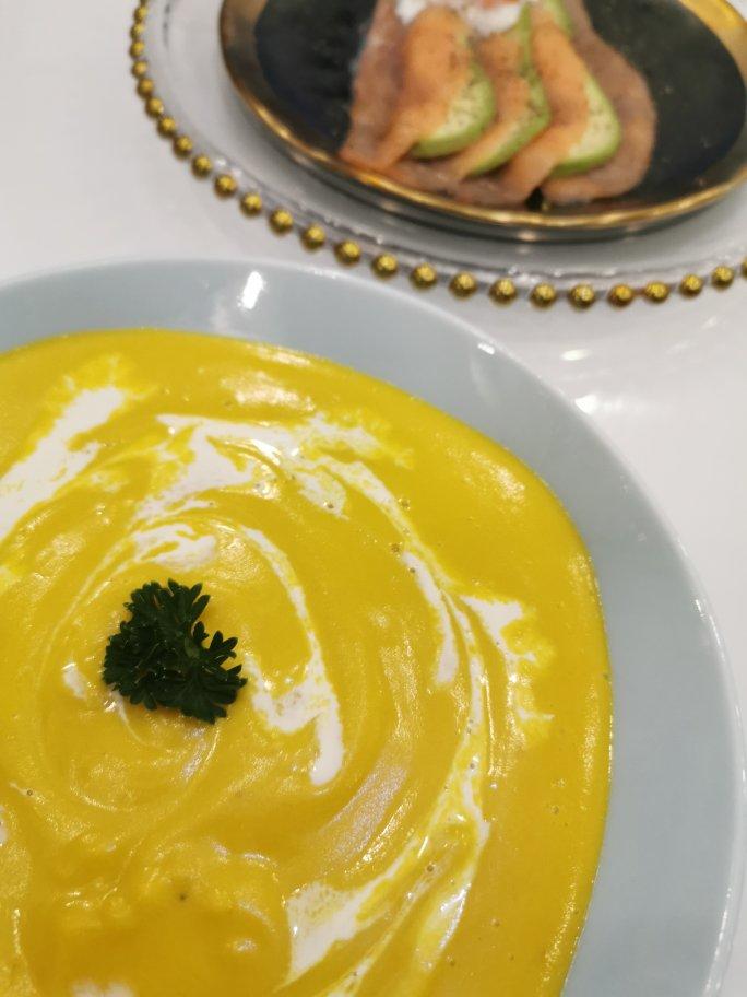 简单版奶油南瓜汤，有颜值又有营养