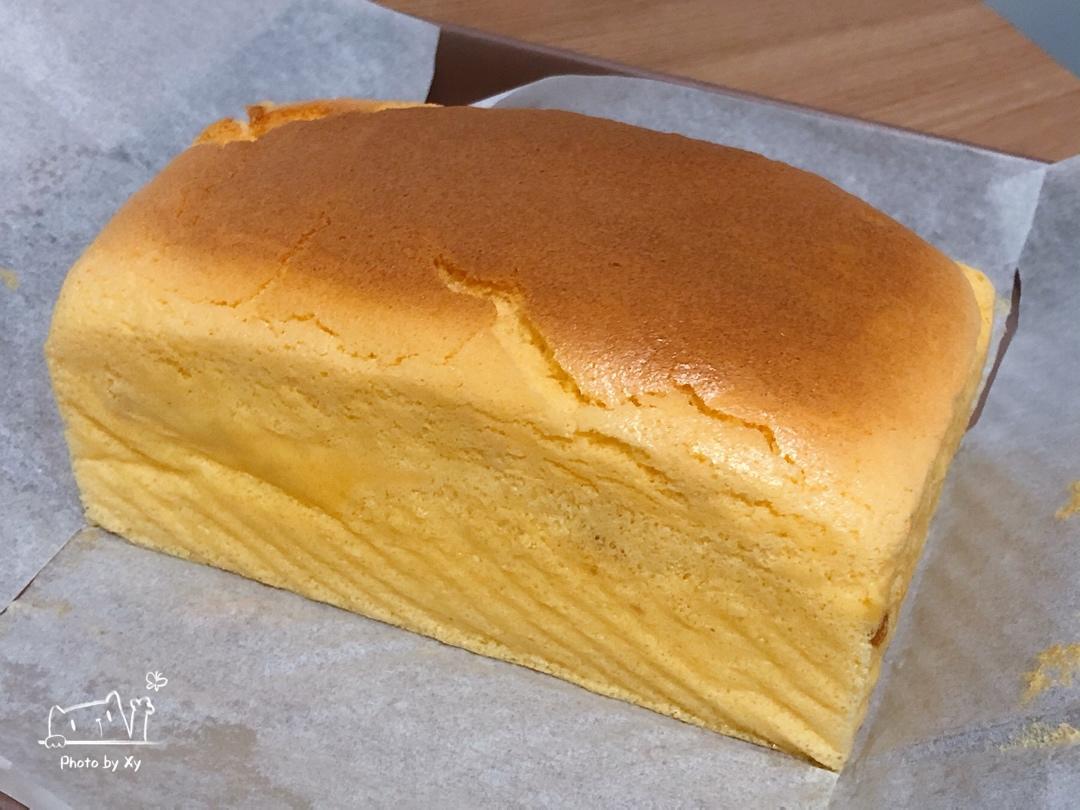 咸蛋黄肉松抖臀蛋糕