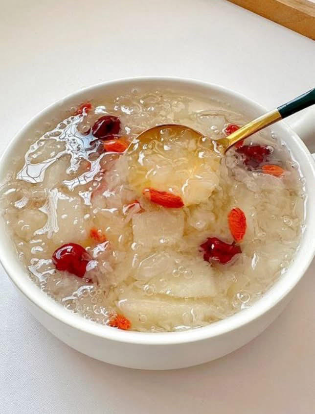 银耳雪梨汤的做法