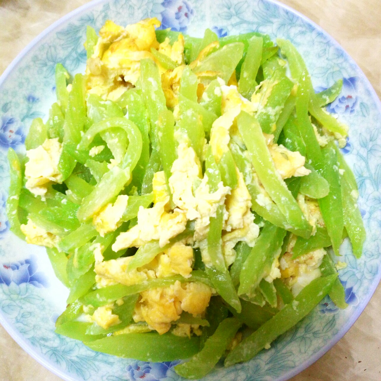 莴笋炒蛋