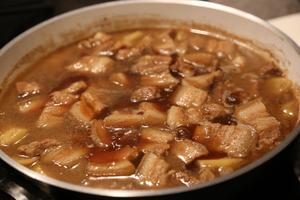 土豆红烧肉炖白菜的做法 步骤6