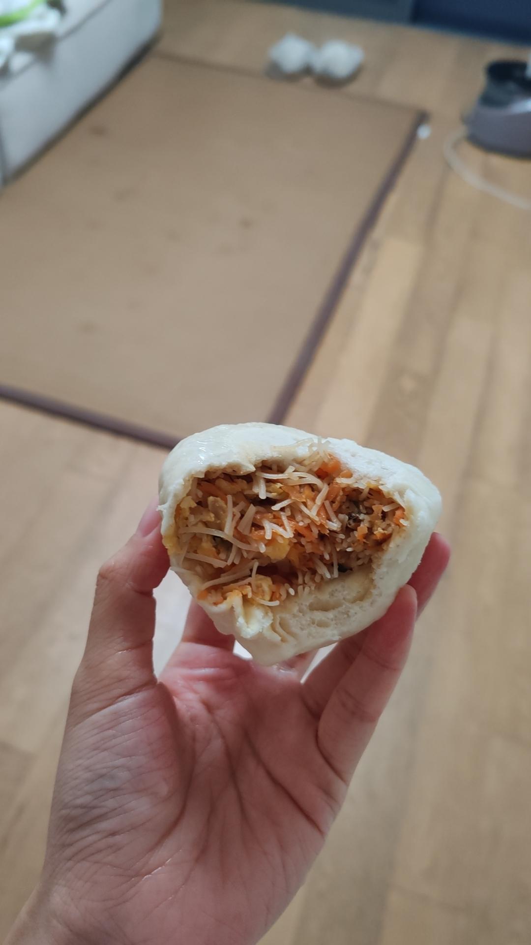 胡萝卜木耳香菇素馅包子