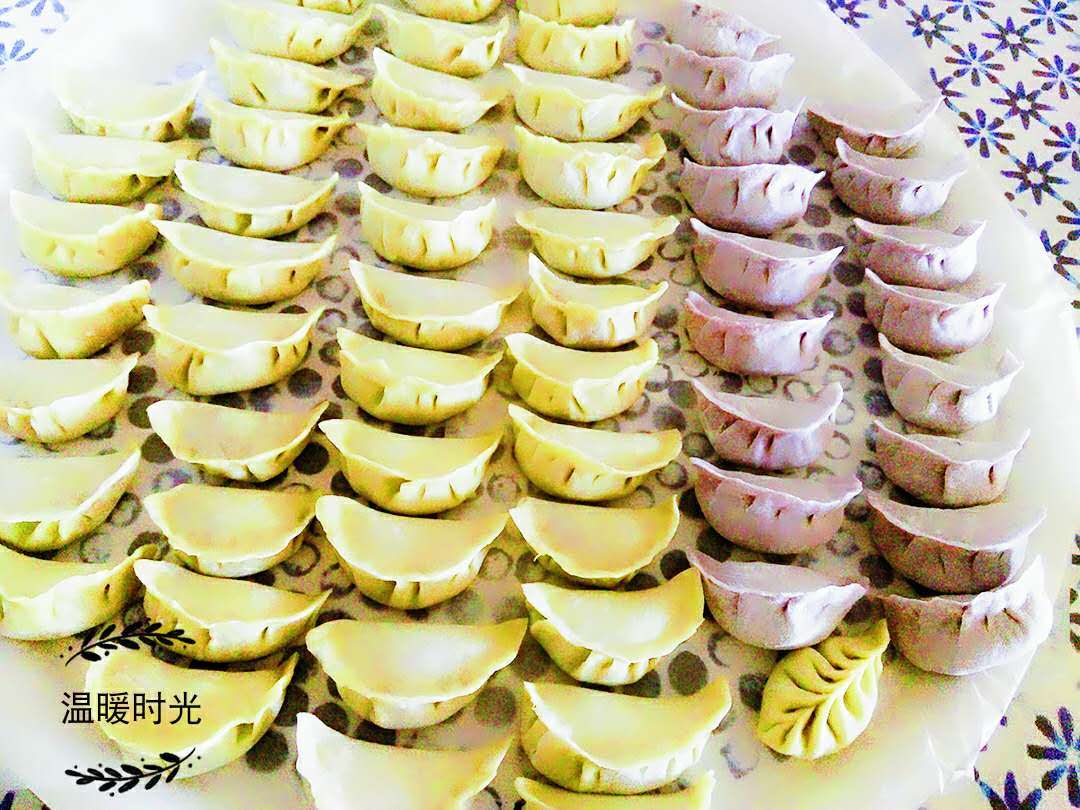 中式面点--五彩水饺 紫甘蓝与芹菜君的一次偶遇~~~