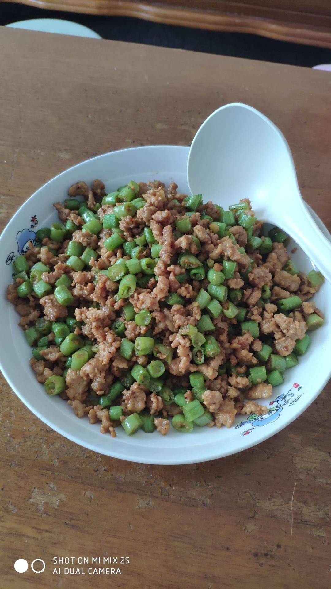 肉沫豆角下饭菜