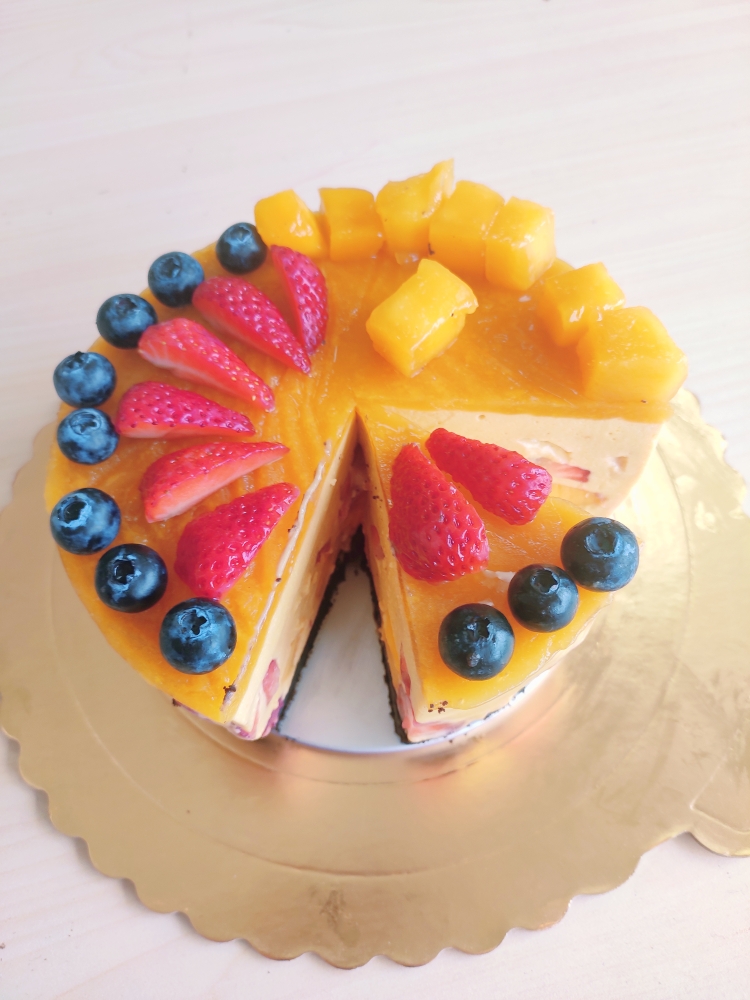 芒果➕草莓➕蓝莓三拼慕斯蛋糕的做法