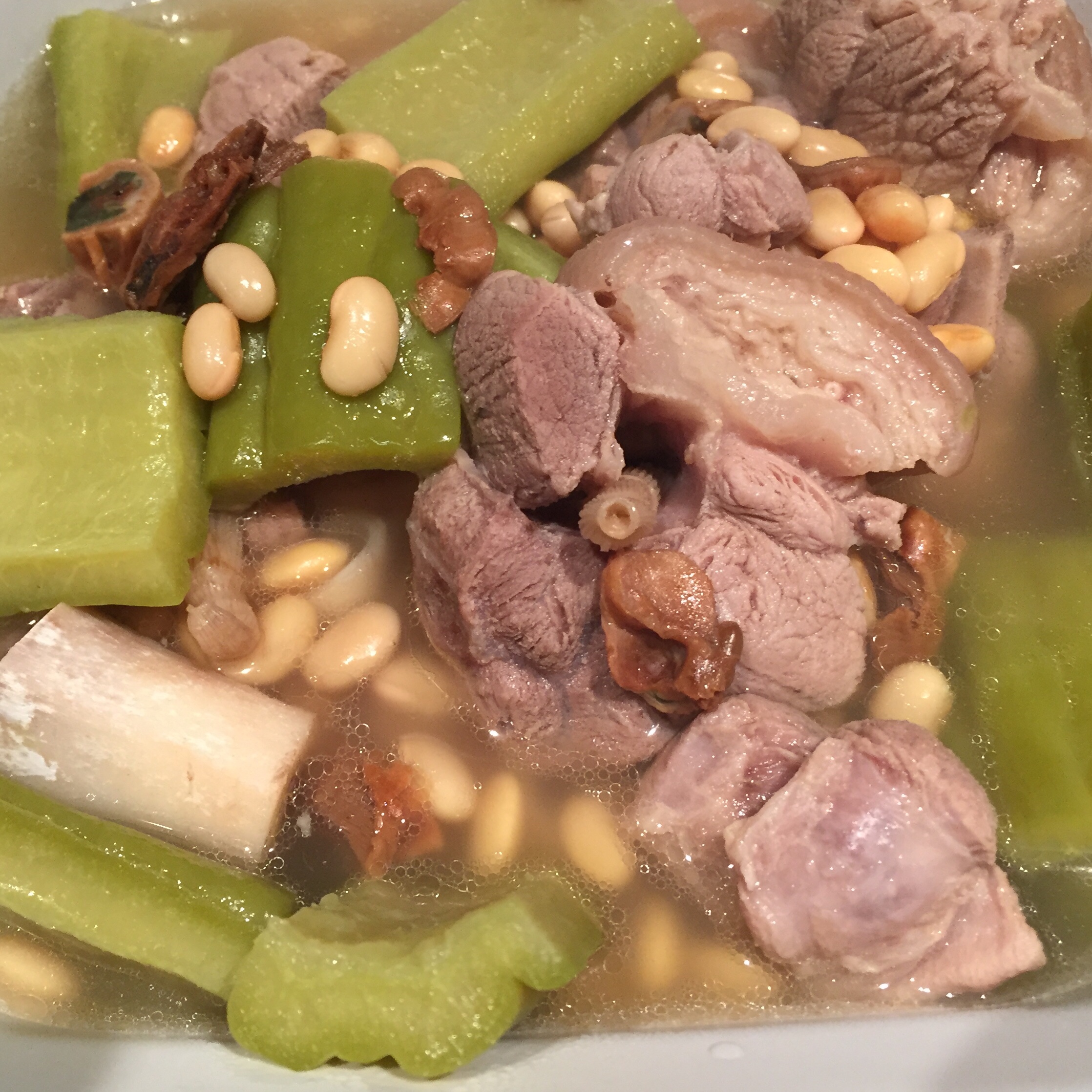 苦瓜黄豆蚝豉炖猪踭的做法