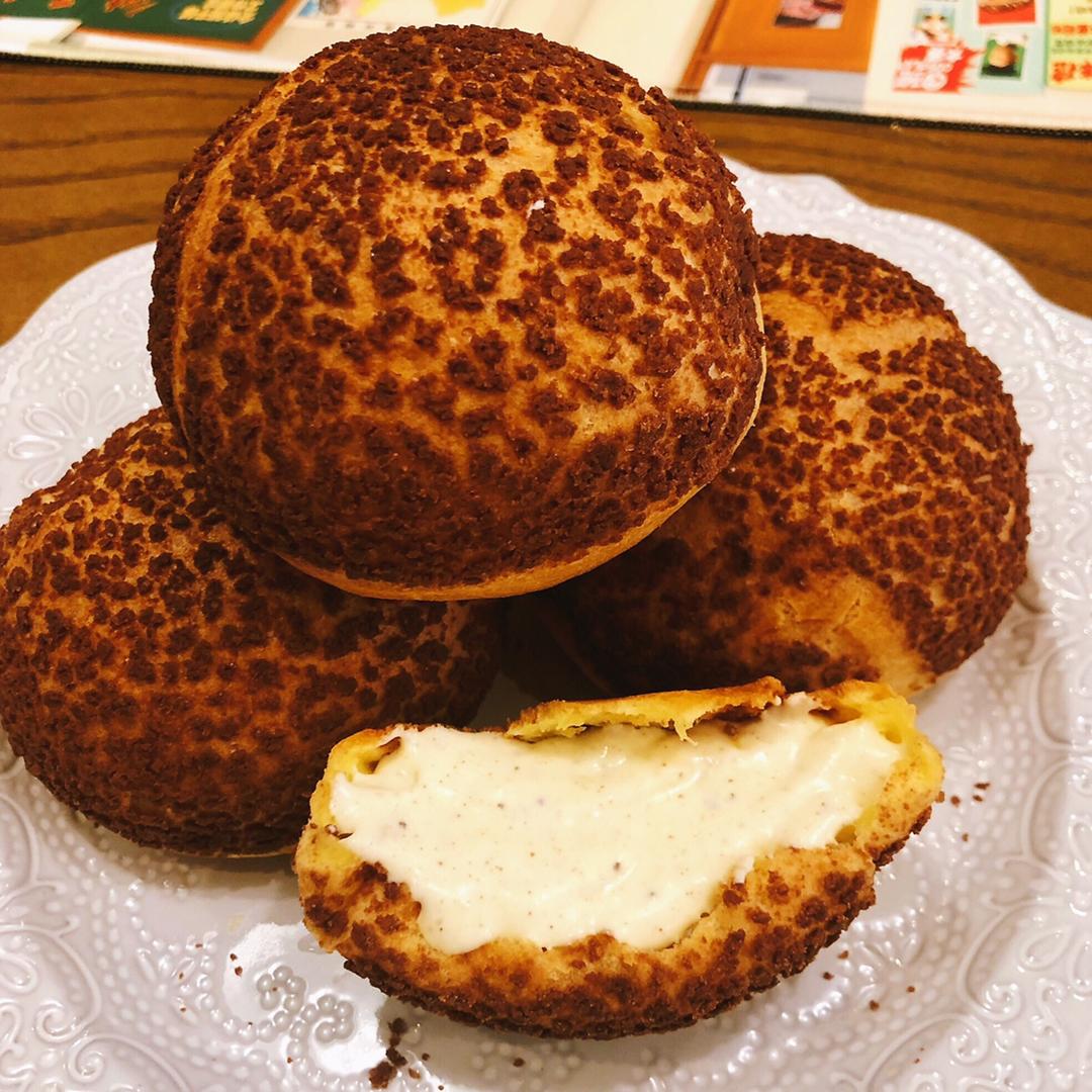 巧克力酥皮泡芙