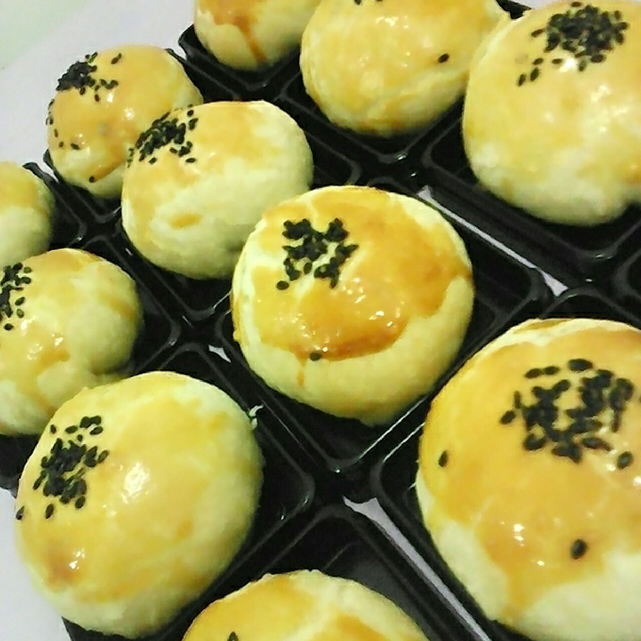 蛋黄酥~紫薯、抹茶、原味~花好月圆，中秋快乐~内附一次做六色蛋黄酥方法~