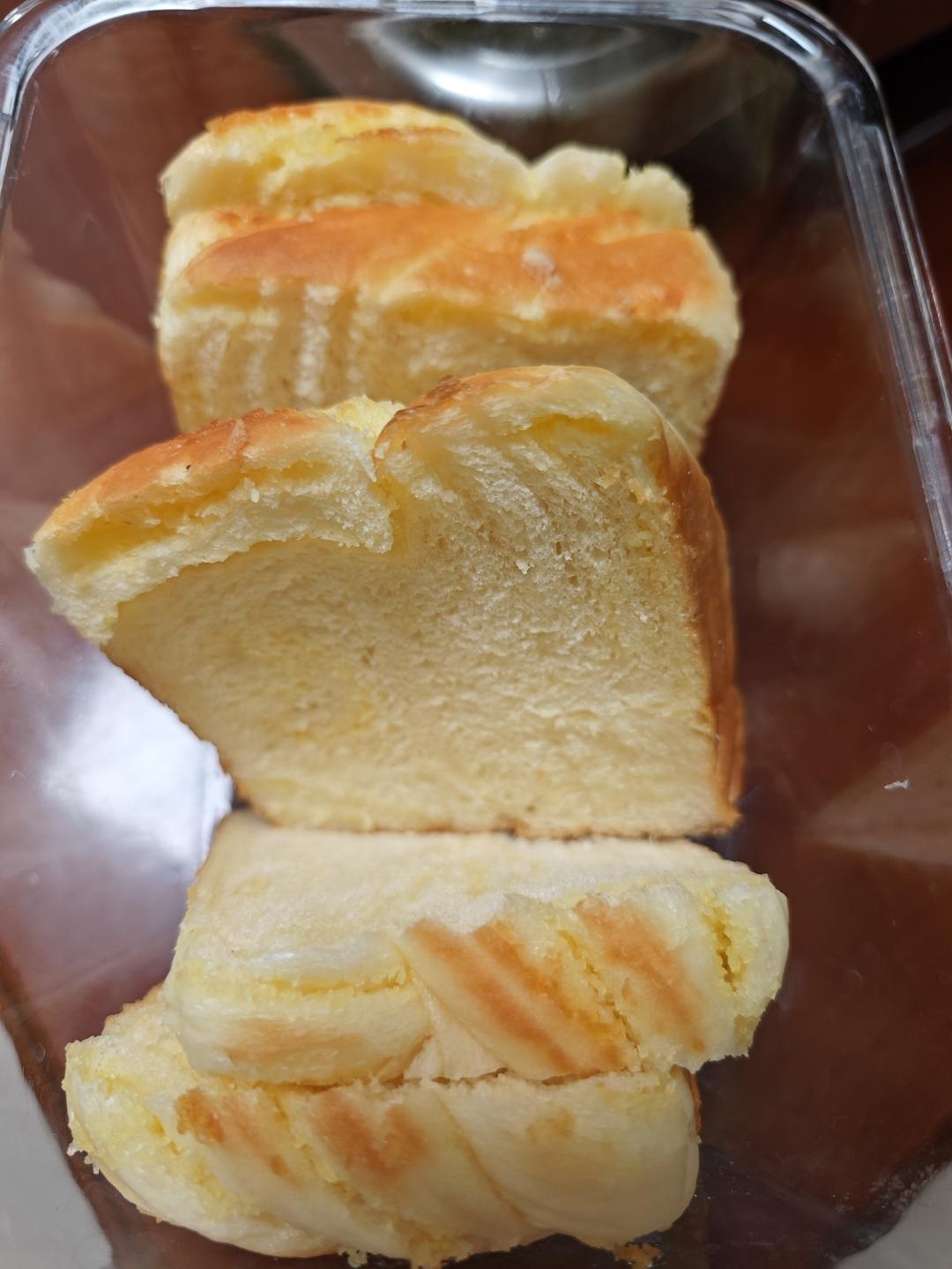 椰蓉满满吐司！幸福的味道。