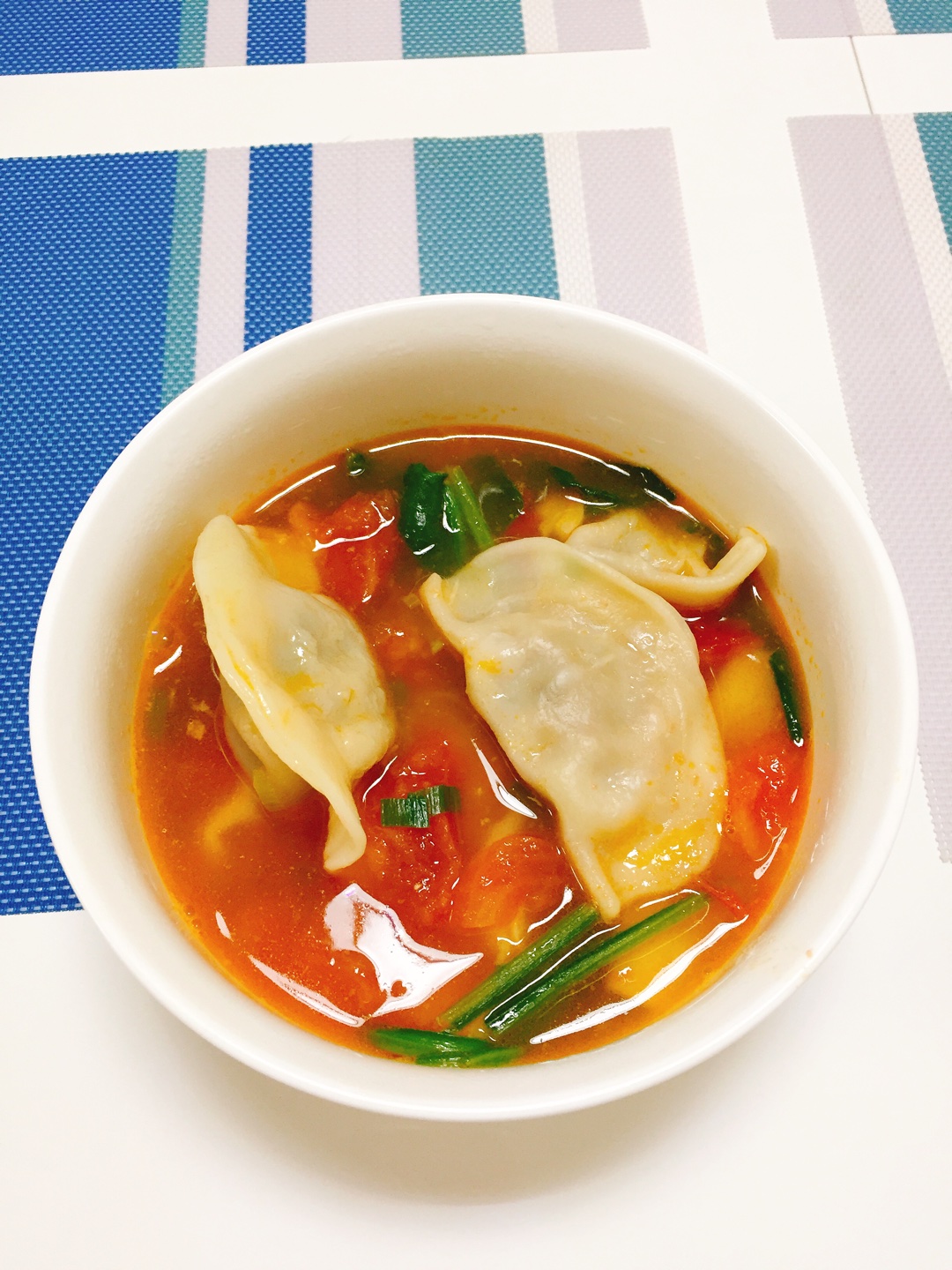 茄汁酸汤水饺的做法