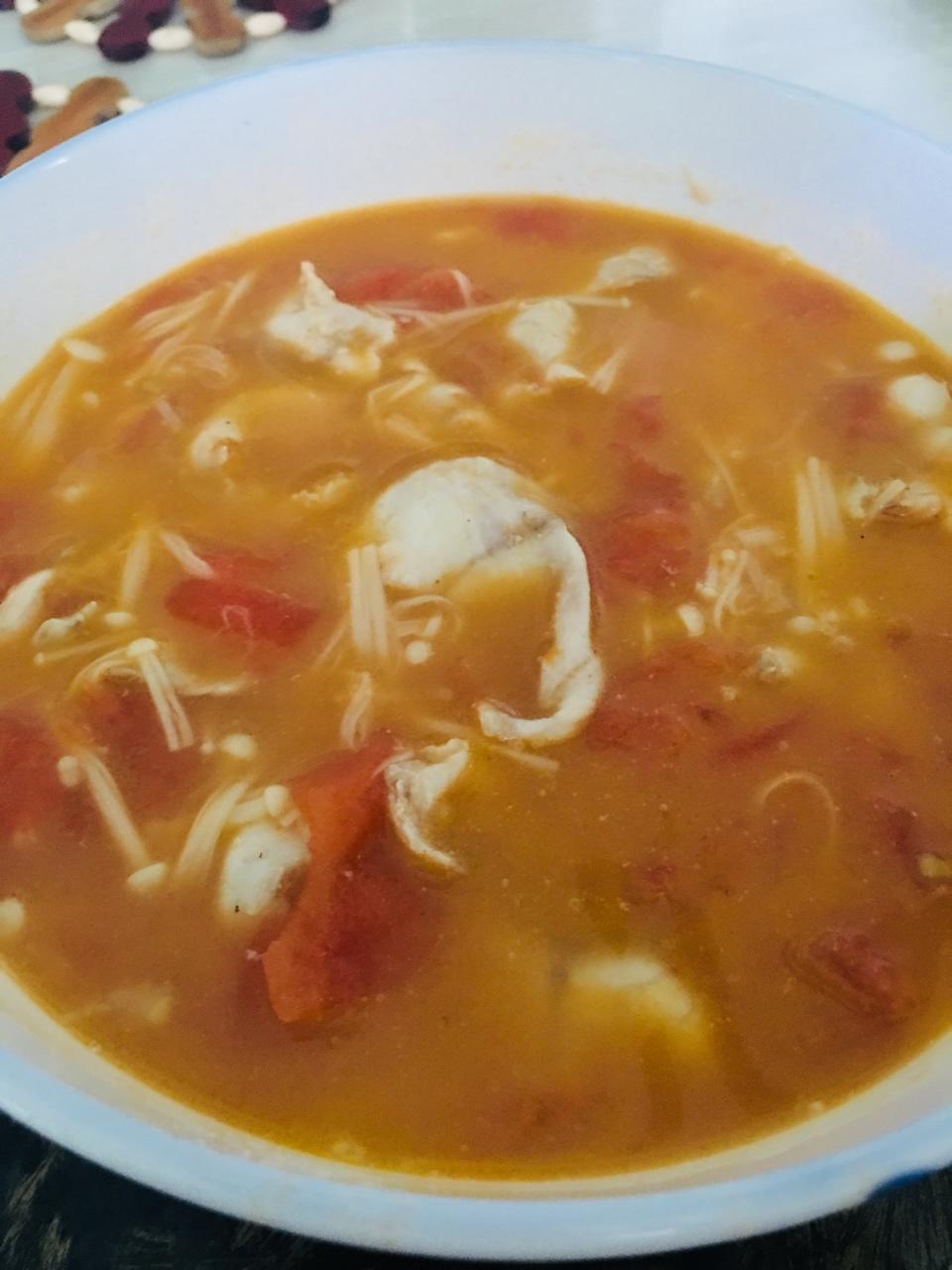 金针菇番茄鱼片汤