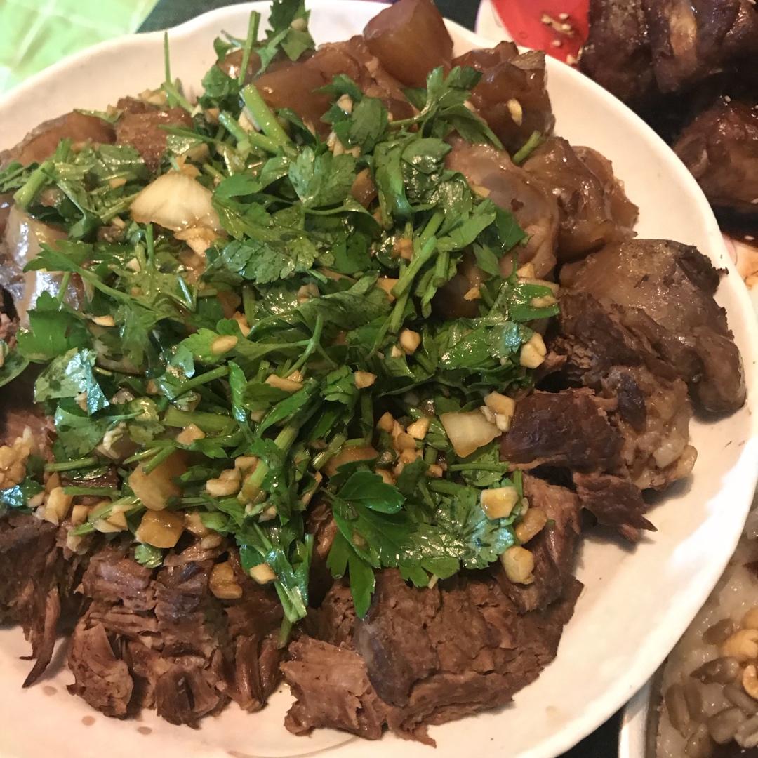 卤牛腱子牛筋