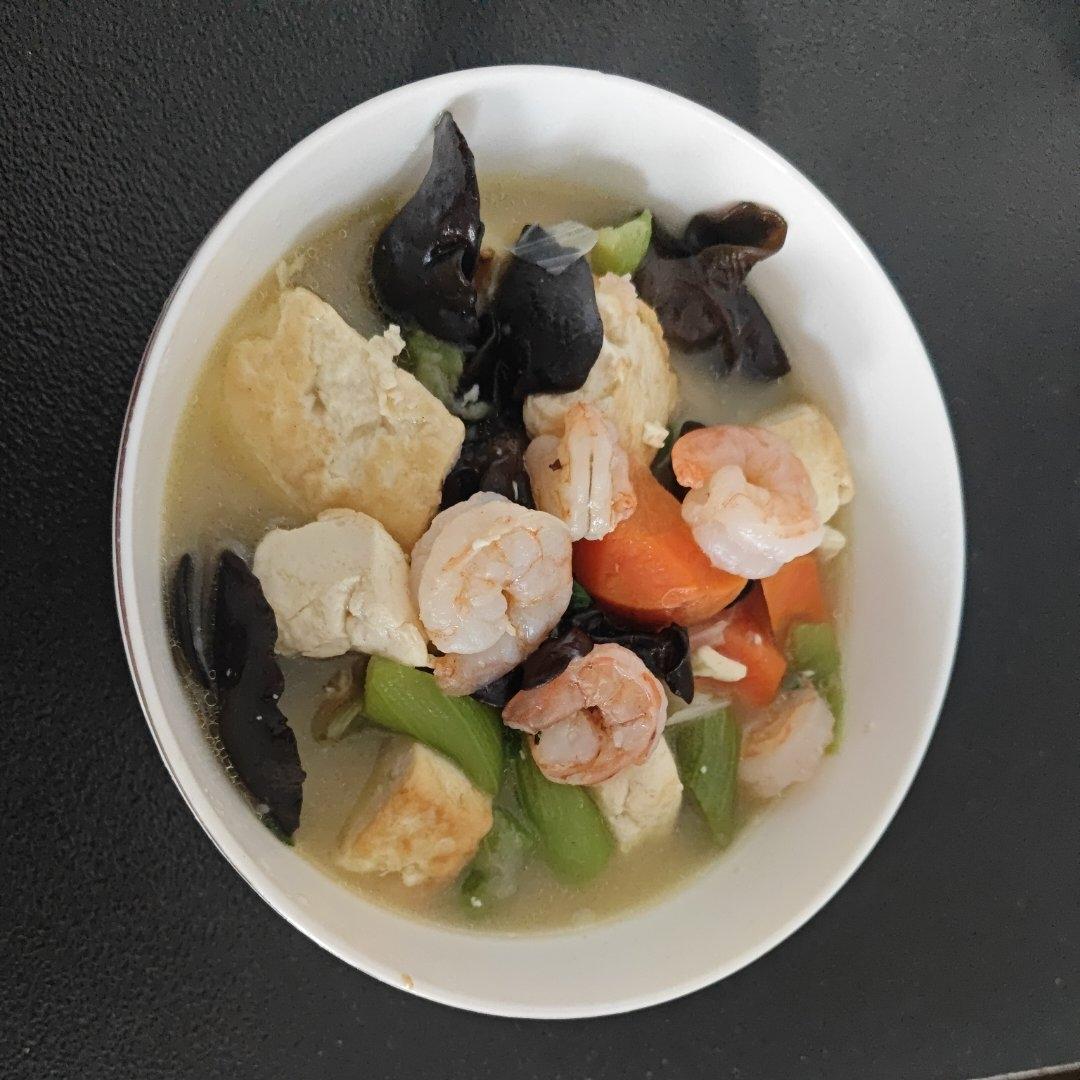 丝瓜虾仁豆腐汤