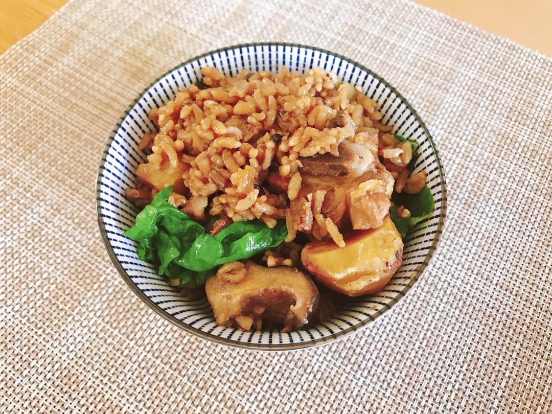 【电饭煲板栗鸡腿焖饭】