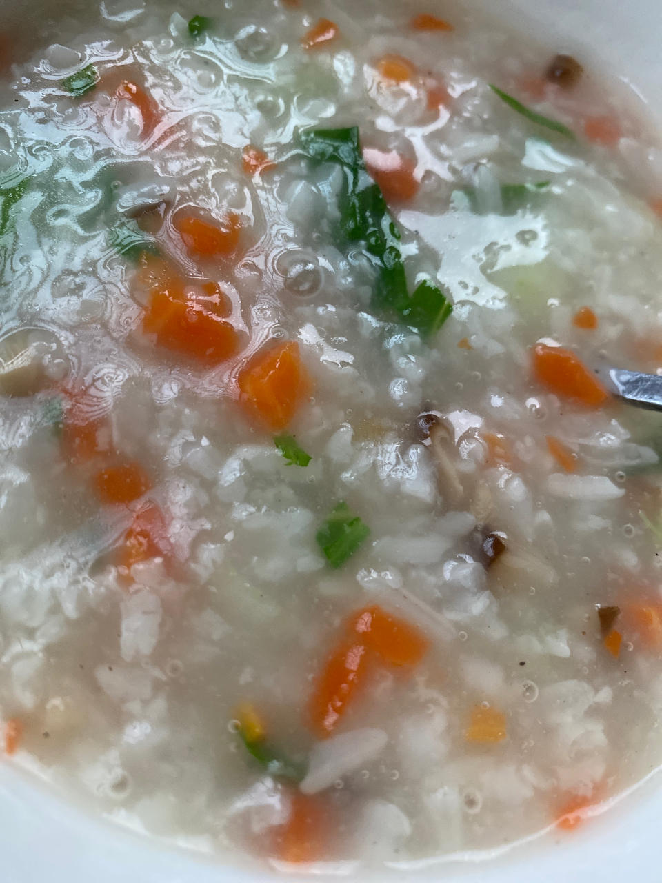 香菇胡萝卜青菜杂粮粥（电饭煲版）