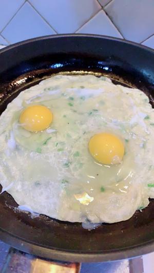 简单营养的早餐-鸡蛋软饼的做法 步骤3