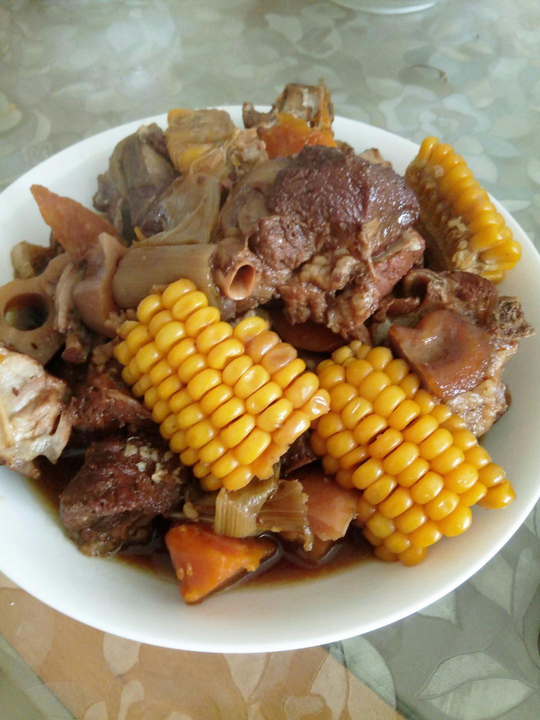 胡萝卜土豆炖排骨