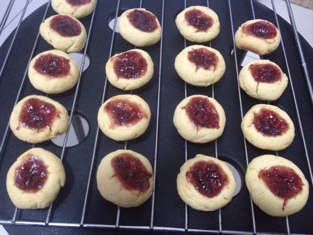 红莓果酱饼干