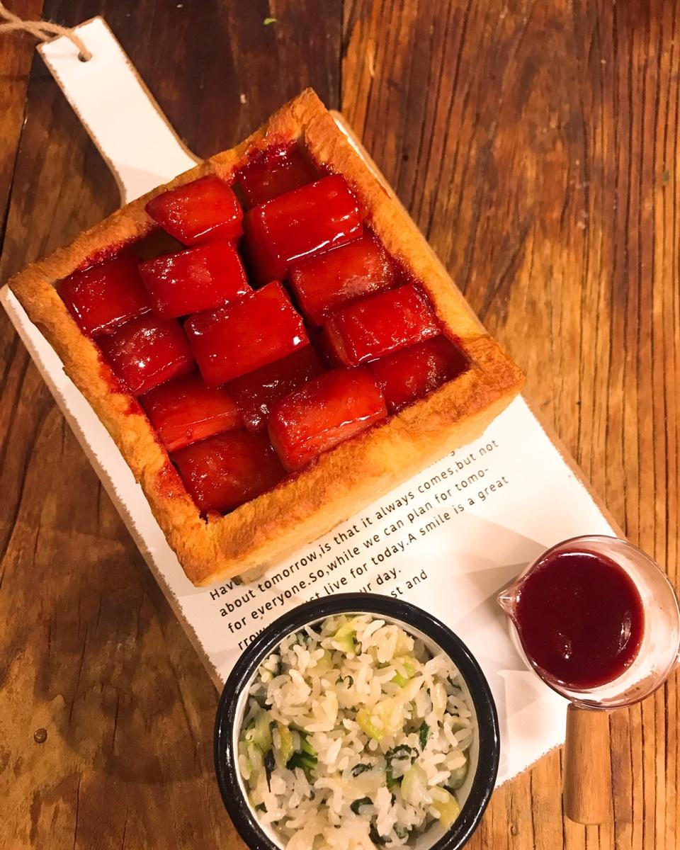 腐乳肉厚多士配菜饭