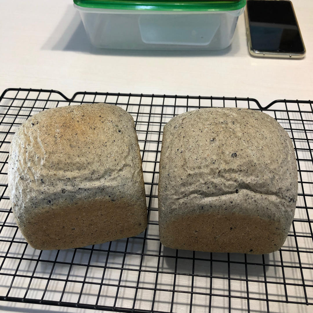 营养丰富的黑芝麻小吐司