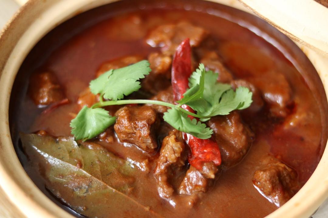 杨教煮做的一锅炖牛肉三种吃法