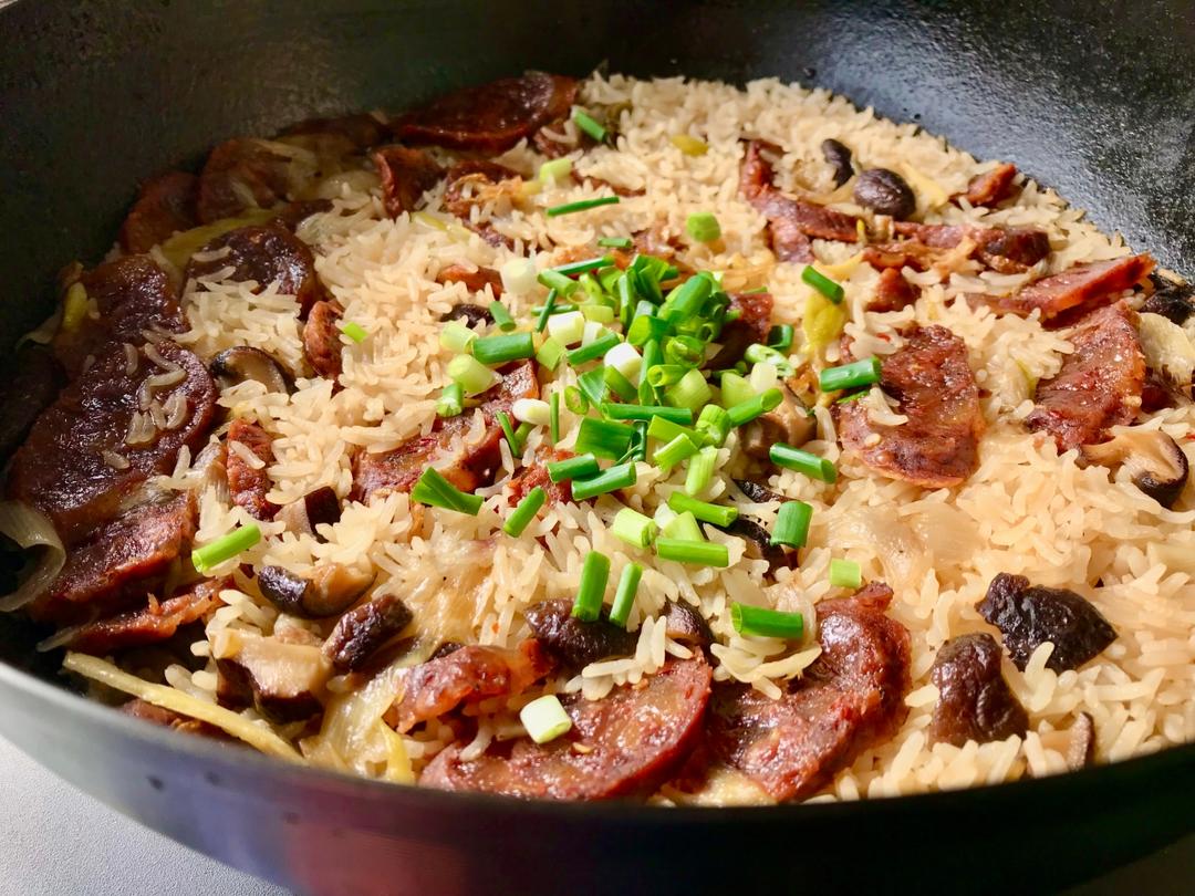 腊肠铁锅焖饭的做法