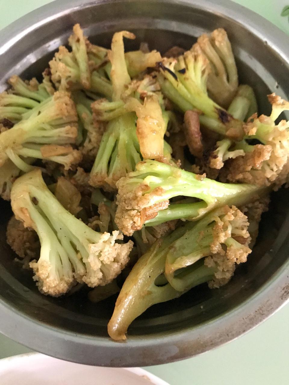 老丁的私房菜-干锅花菜