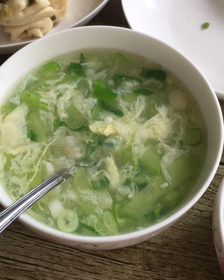 一碗漂亮又鲜嫩无比的基础蛋花汤