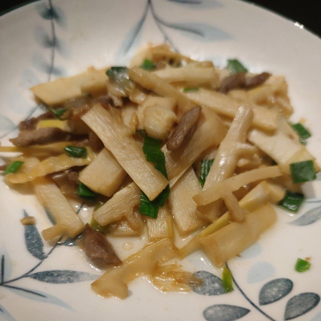 肉炒雷竹笋～尝一口春天的鲜（附雷笋处理方法）