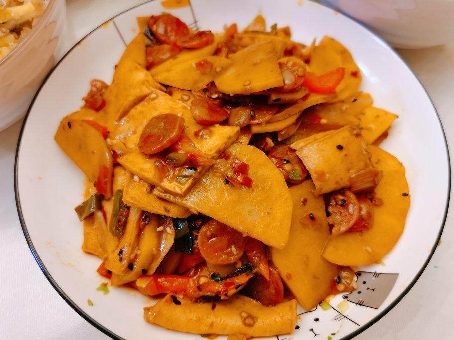 酱香土豆炒腊肠