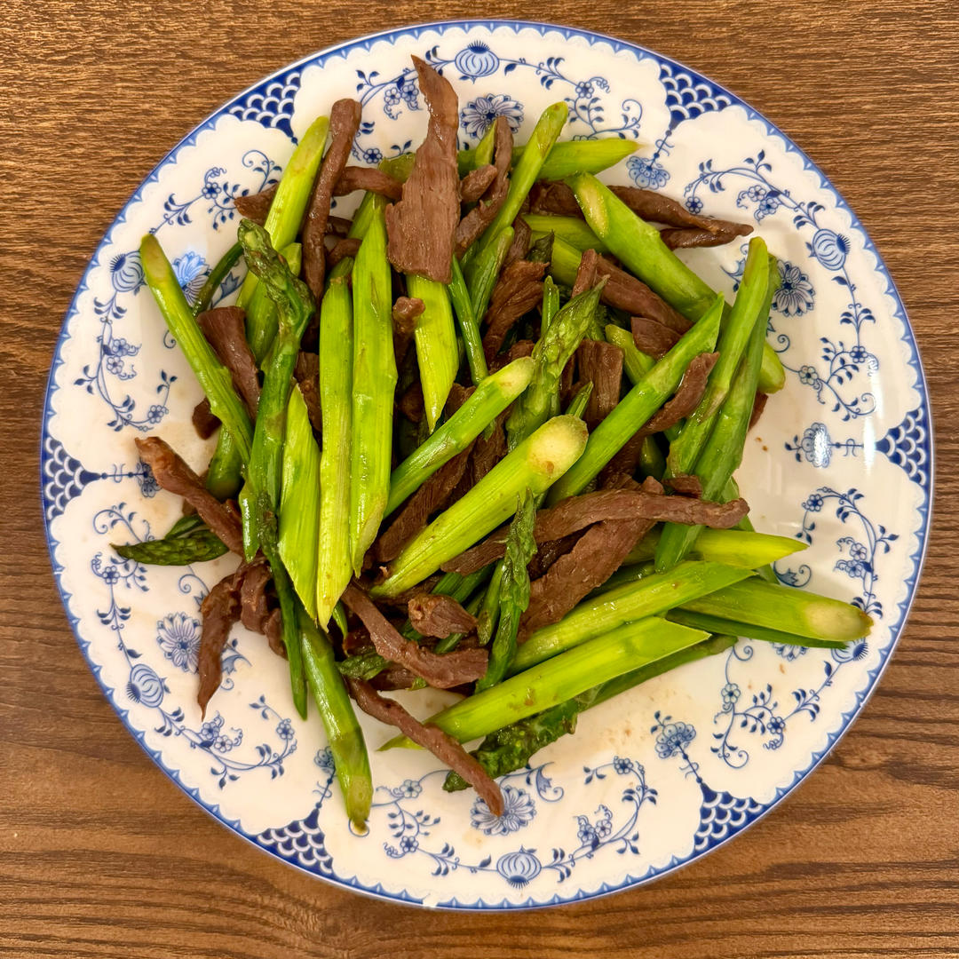 芦笋炒牛肉