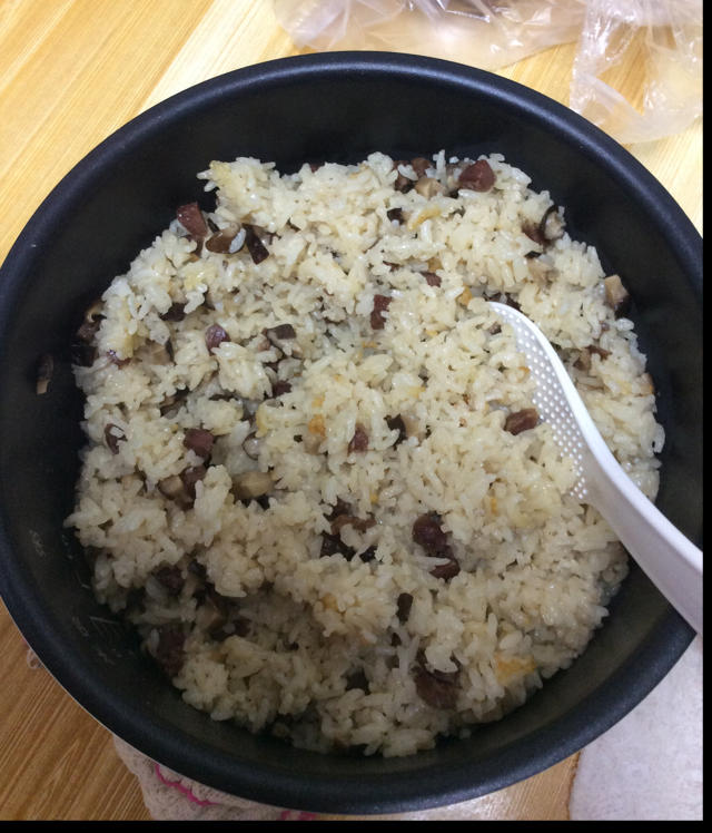 电饭锅版香菇腊肠饭