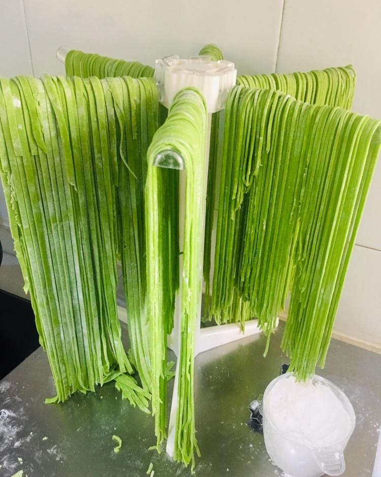 小美版·菠菜手擀面