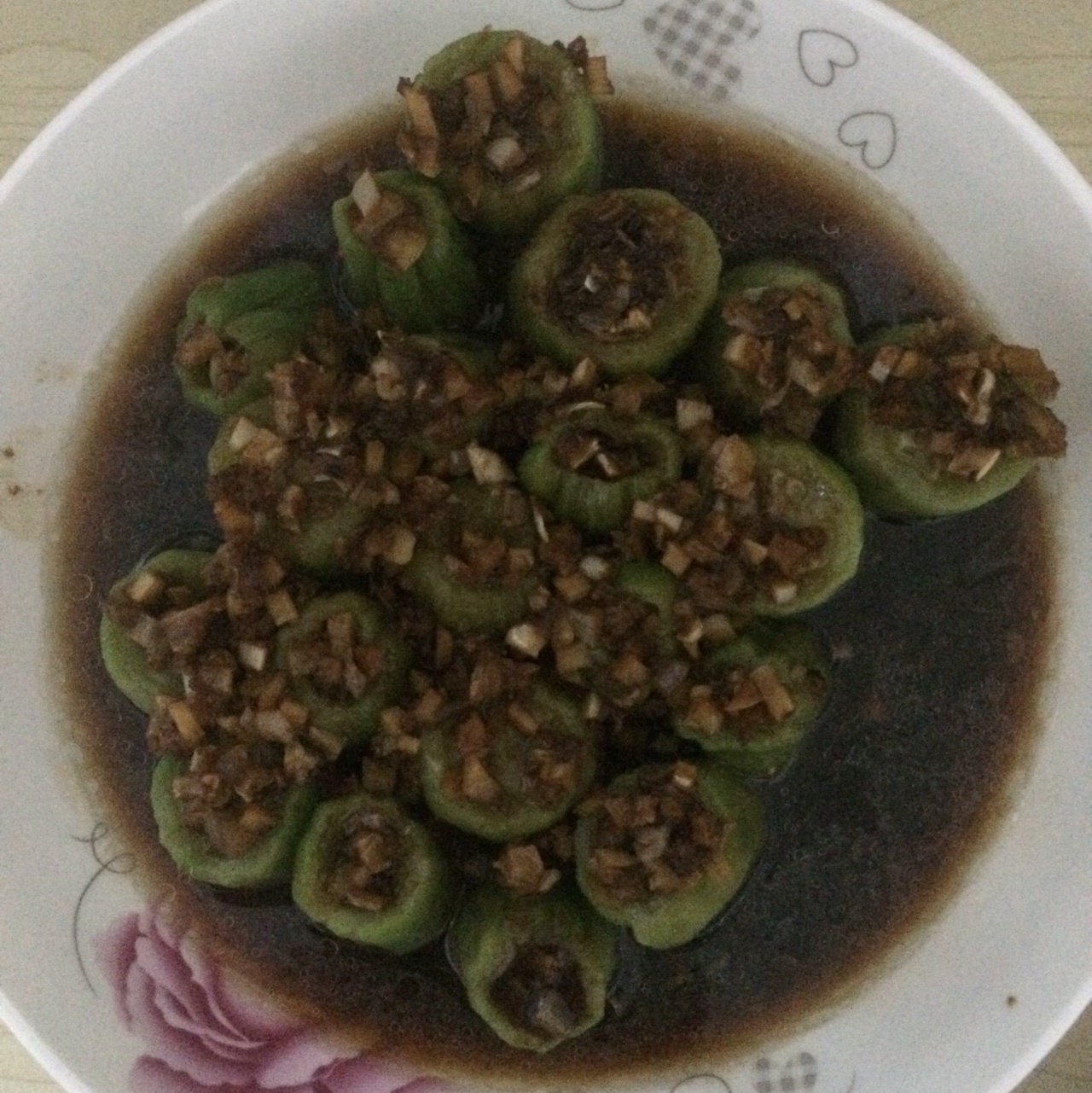 只需要五分钟就可以的美味蒜蓉蒸丝瓜