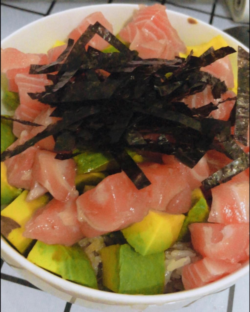 三文鱼牛油果拌饭
