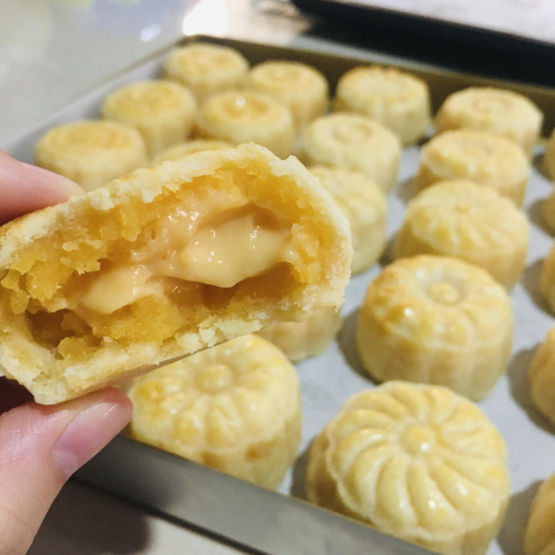 超详细图解版--流心奶黄月饼