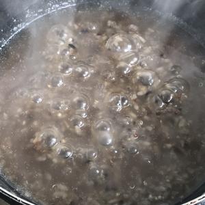 香菇虾仁三色藜麦糙米粥的做法 步骤4