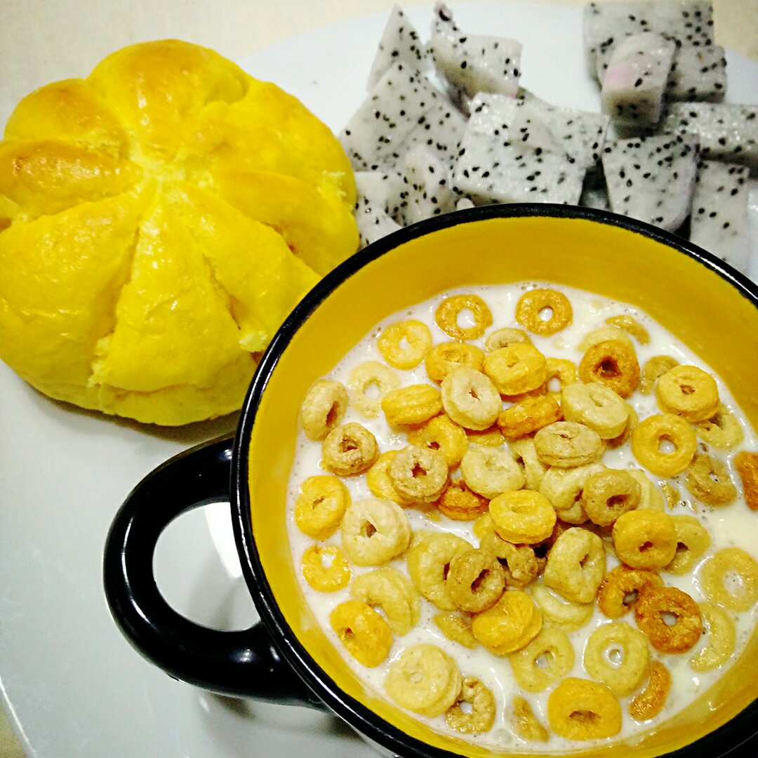 南瓜餐包（有实力的偶像派面包）