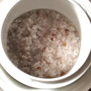 宝宝辅食👶香菇青菜胡萝卜廋肉红米粥的做法 步骤1