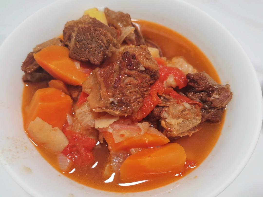 番茄土豆炖牛腩