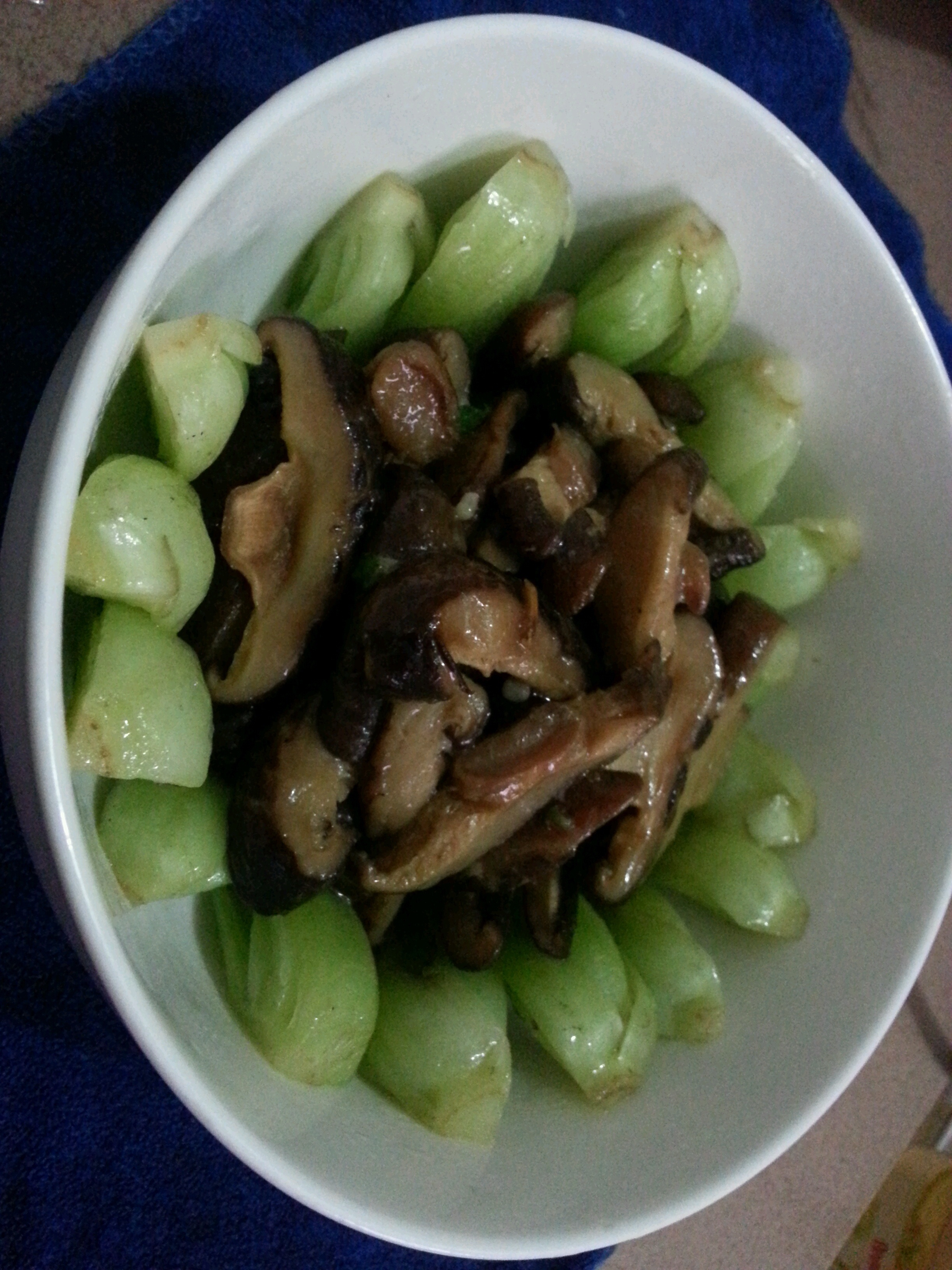 上海青爆炒香菇