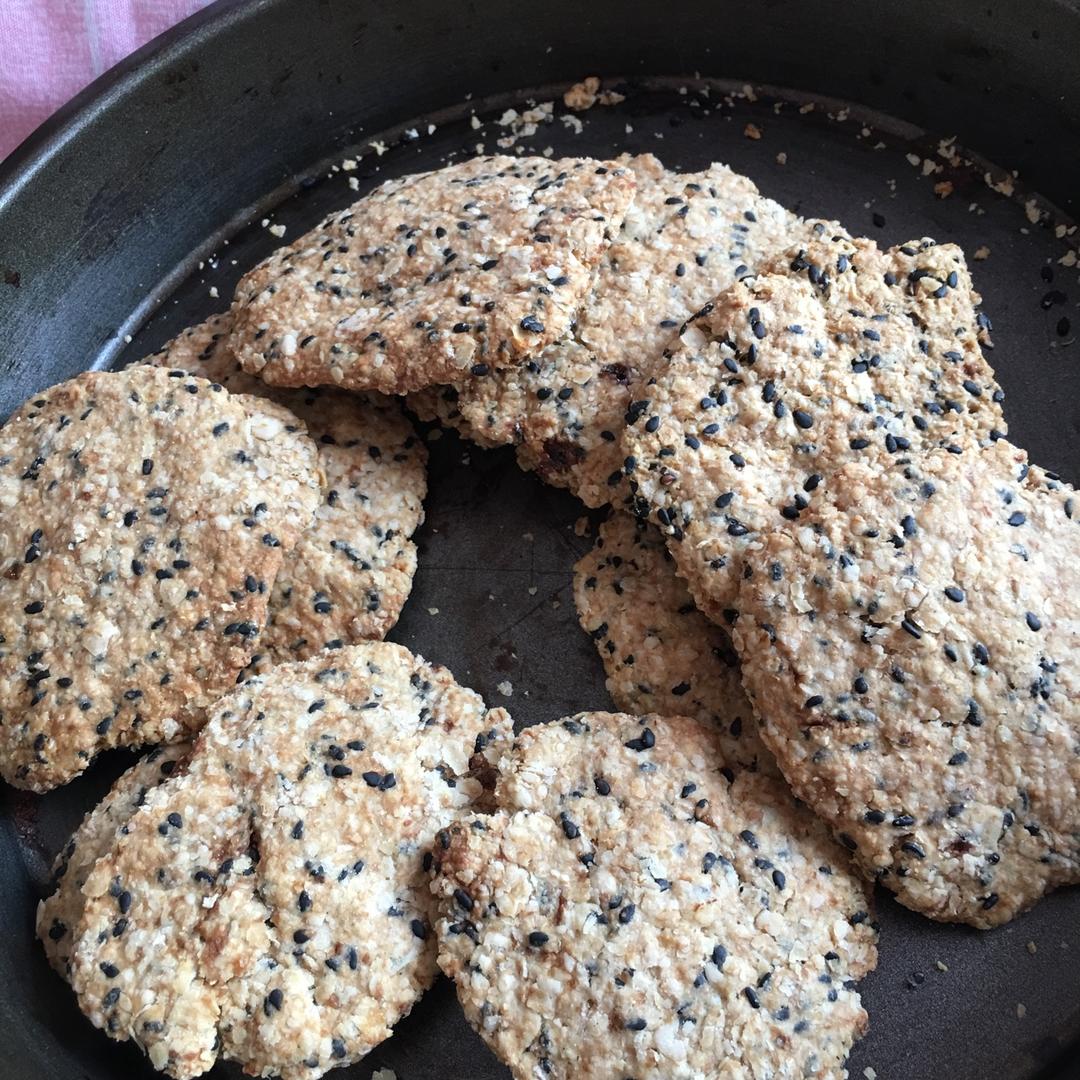 素食:有机燕麦芝麻大饼干