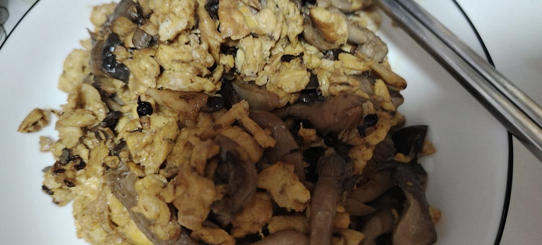 比肉好吃的平菇炒鸡蛋