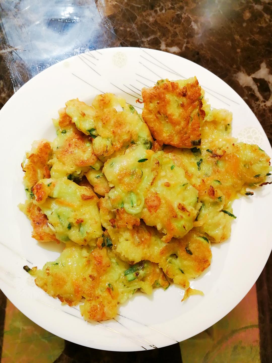 黄瓜鸡蛋虾仁饼的做法