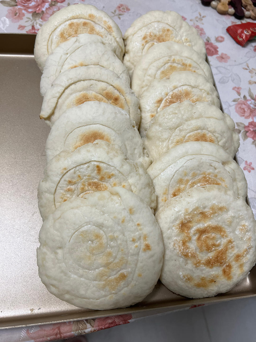 肉夹馍，白吉馍