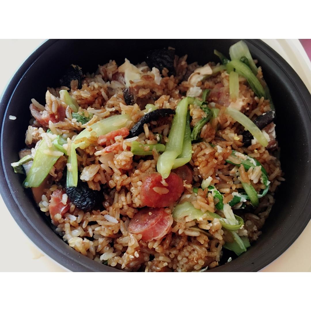 【电饭煲腊肠煲仔饭】