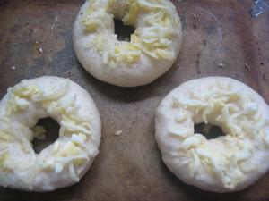 天然酵母之黑胡椒芝士甜甜圈的做法 步骤9