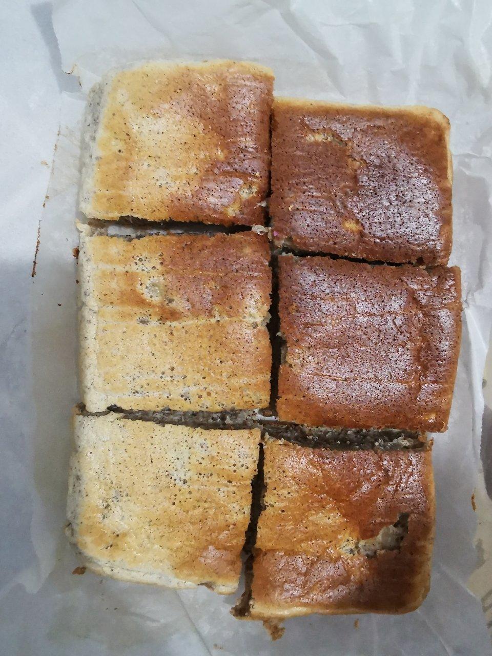 一整罐酸奶的低糖香蕉蛋糕