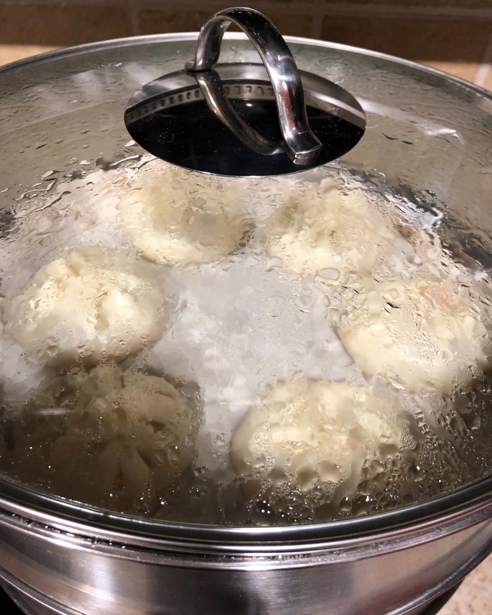 皮薄馅多，好吃的肉包子